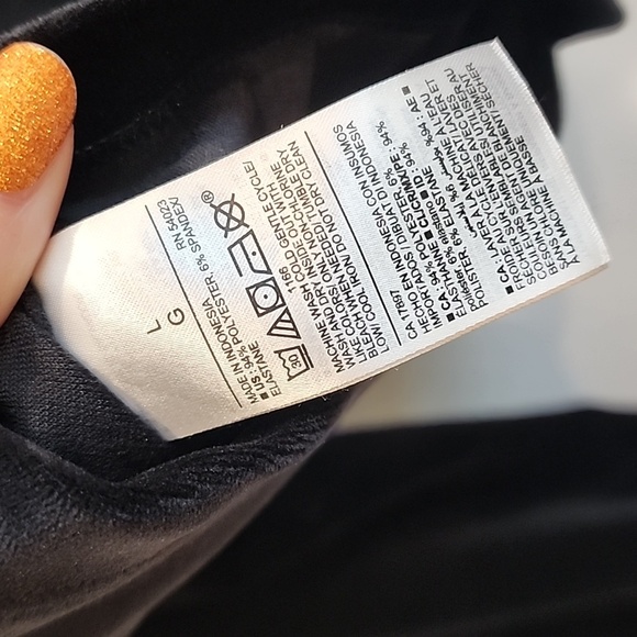 Old Navy Black Velvety Crop Sweatshirt - Picture 7 of 7